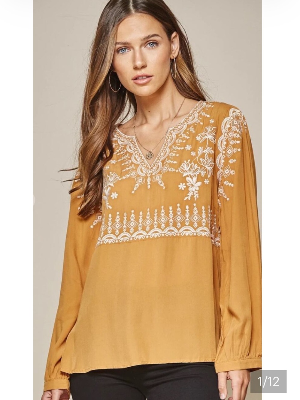 Savanna Jane Womens Marigold Embroidered Long Sleeve V-Neck Blouse. Sz S